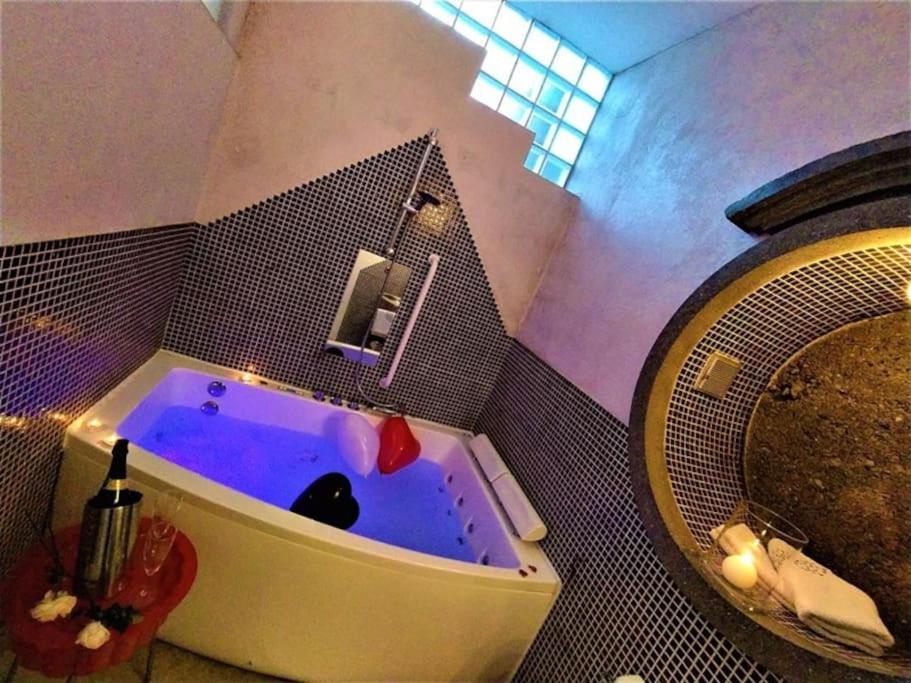 Zentral Club Neutron-Jacuzzi Apartman Belmonte De Miranda Kültér fotó