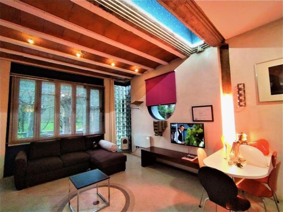 Zentral Club Neutron-Jacuzzi Apartman Belmonte De Miranda Kültér fotó
