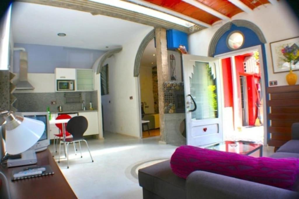 Zentral Club Neutron-Jacuzzi Apartman Belmonte De Miranda Kültér fotó