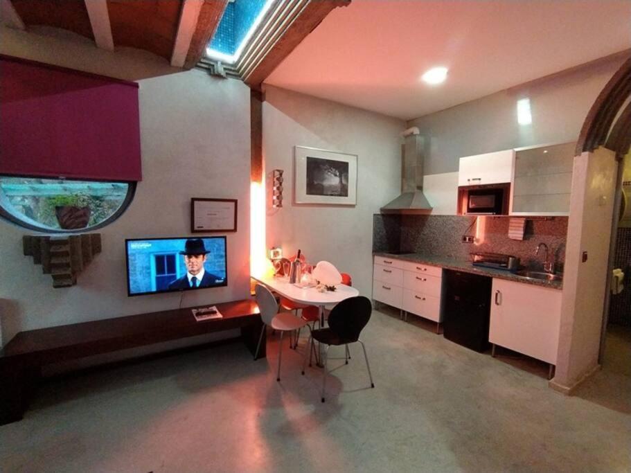 Zentral Club Neutron-Jacuzzi Apartman Belmonte De Miranda Kültér fotó